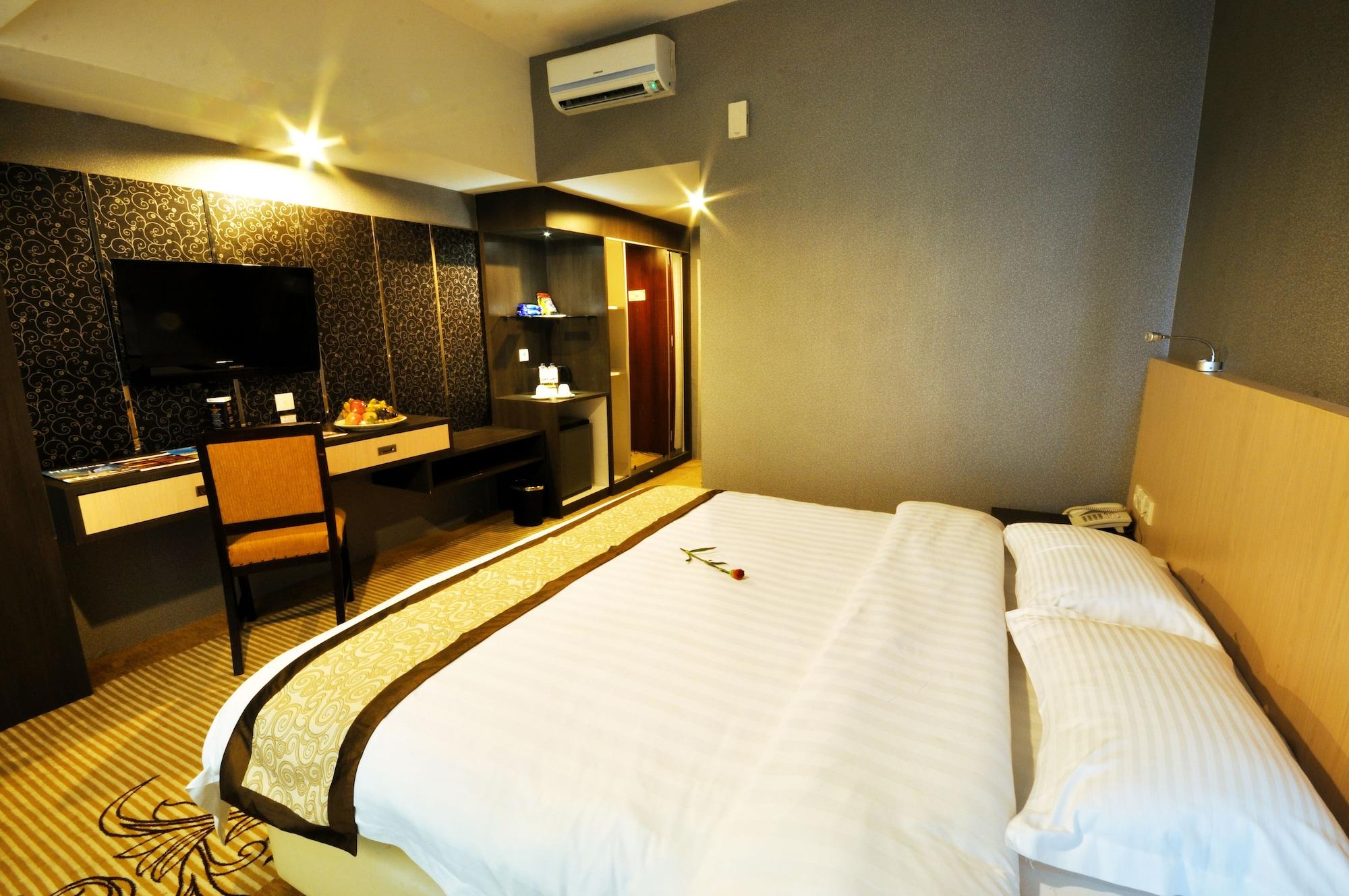 Hermes Palace Hotel Медан Екстериор снимка