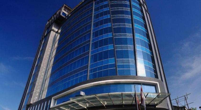 Hermes Palace Hotel Медан Екстериор снимка
