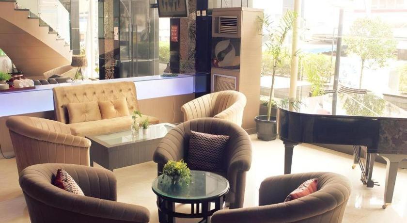 Hermes Palace Hotel Медан Екстериор снимка