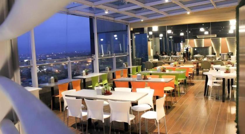 Hermes Palace Hotel Медан Екстериор снимка